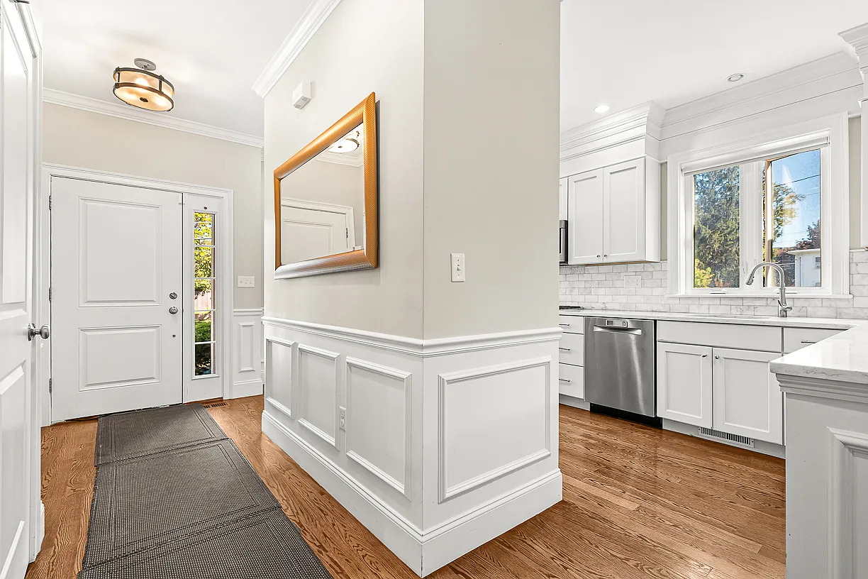4 bed, 4.5 bath, 3703 sqft, $5,500 — Photo 4