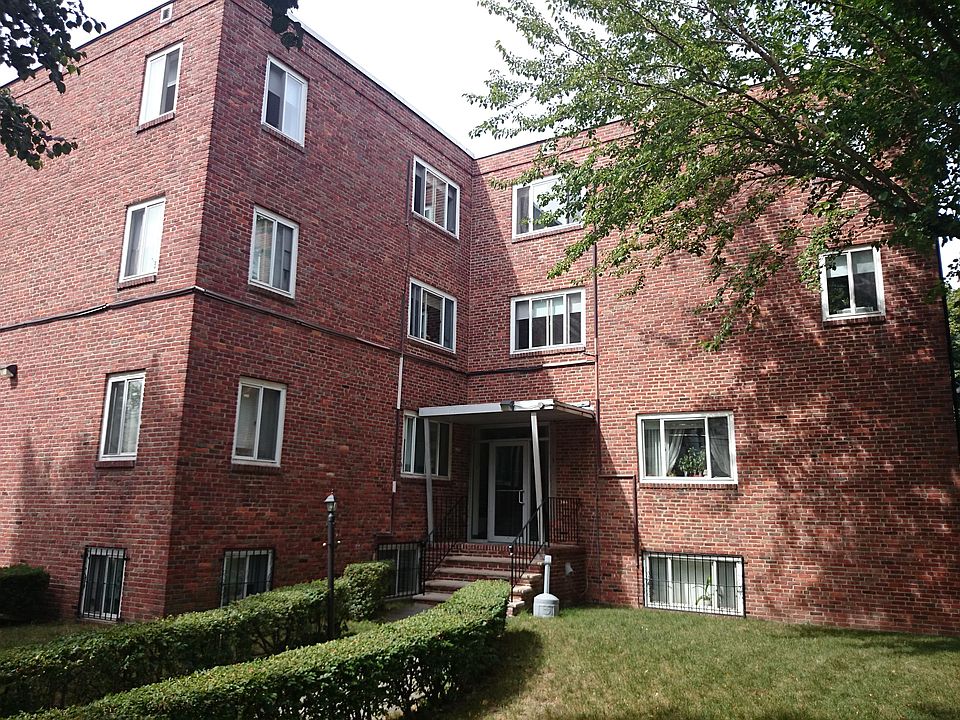 2nd image of 76 Euston Rd APT 1
