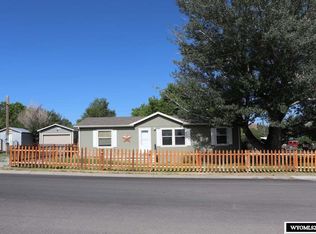 402 W Davis St, Rawlins, WY 82301
