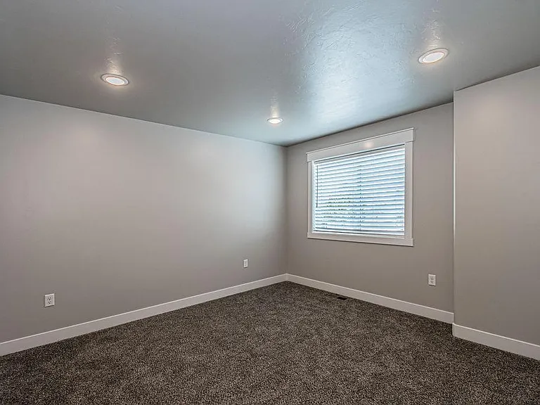 380 S 3 W #203 — Photo 32