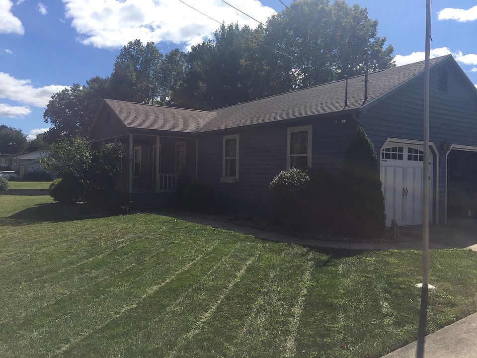 1st image of 12 Valley Manor Ln