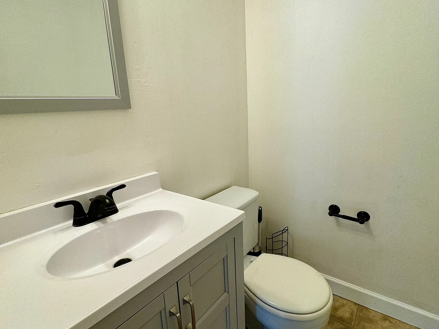 3 bed, 1.5 bath, 1300 sqft, $1,700 — Photo 4
