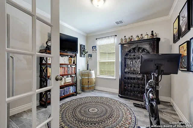 9113 Sunpool — Photo 17