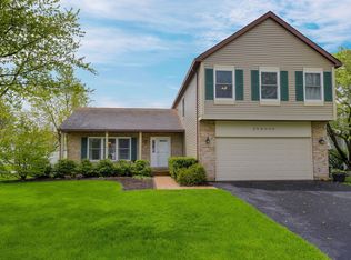 25W055 Canary Ct, Naperville, IL 60540