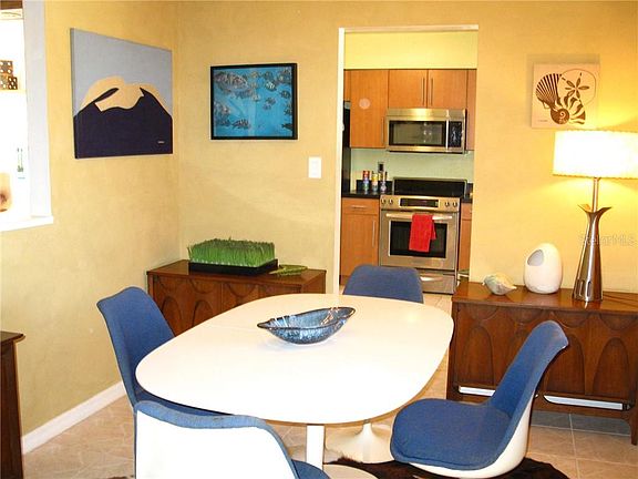 3rd image of 1506 Fox Run Dr