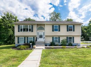 8 Spring St, Budd Lake, NJ 07828