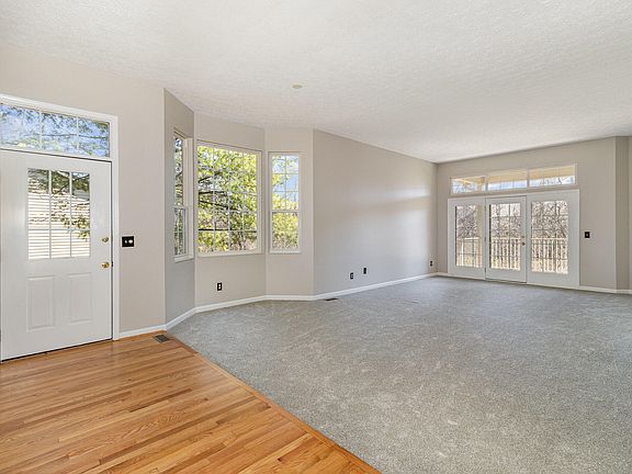 3rd image of 1390 Taramore Dr