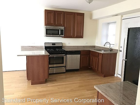 3rd image of 3101 W Lawrence Ave