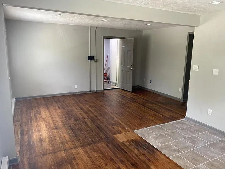 412 W Parkwood Dr #1 — Photo 5