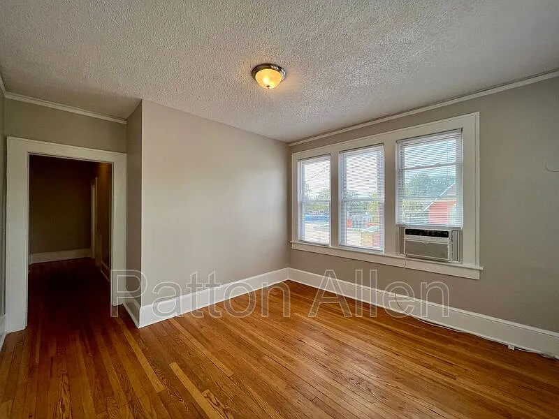 1 bed, 1.0 bath, $1,200 — Photo 4