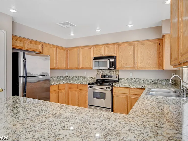 9317 Mountain Cliffs Ave — Photo 16