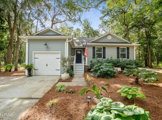 9 Arbor Ln, Saint Helena Island, SC 29920
