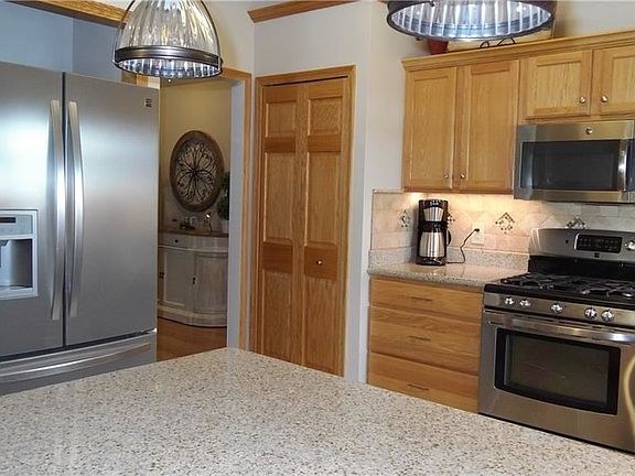 5th image of 10445 Carrousel Woods Dr