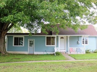 104 W Park Ave, Runnells, IA 50237