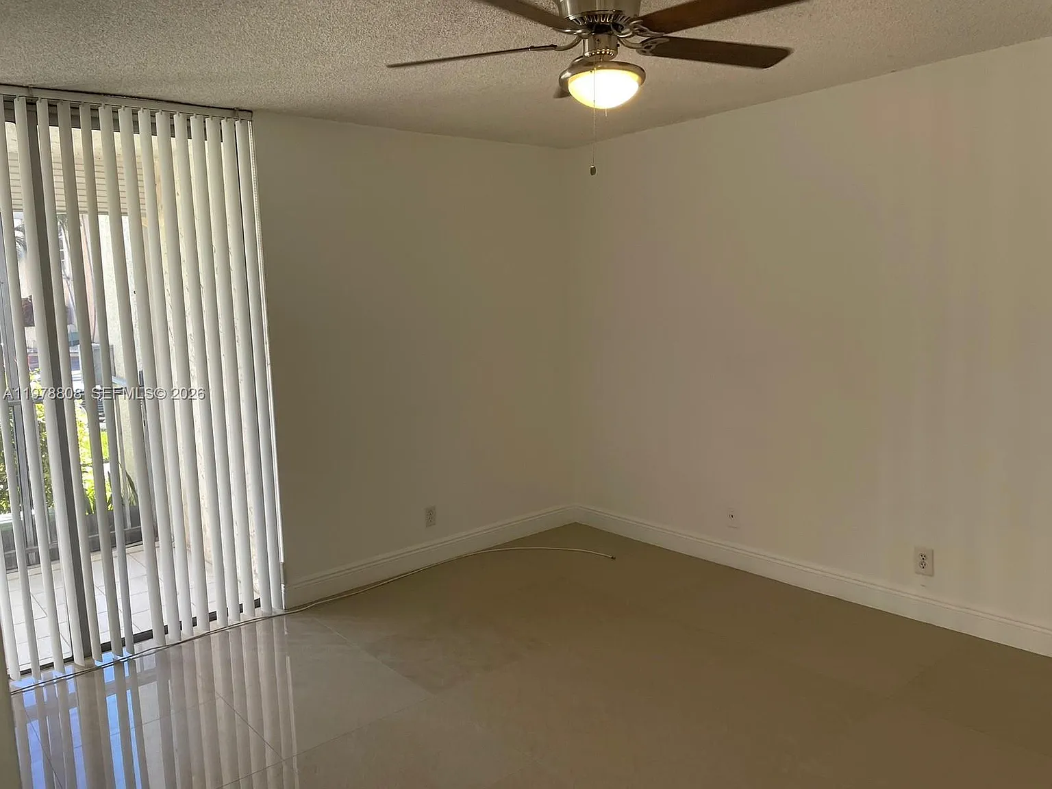 Desoto Park Condo — Photo 2