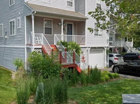 10 Creek Side Ct, Baltimore, MD 21220