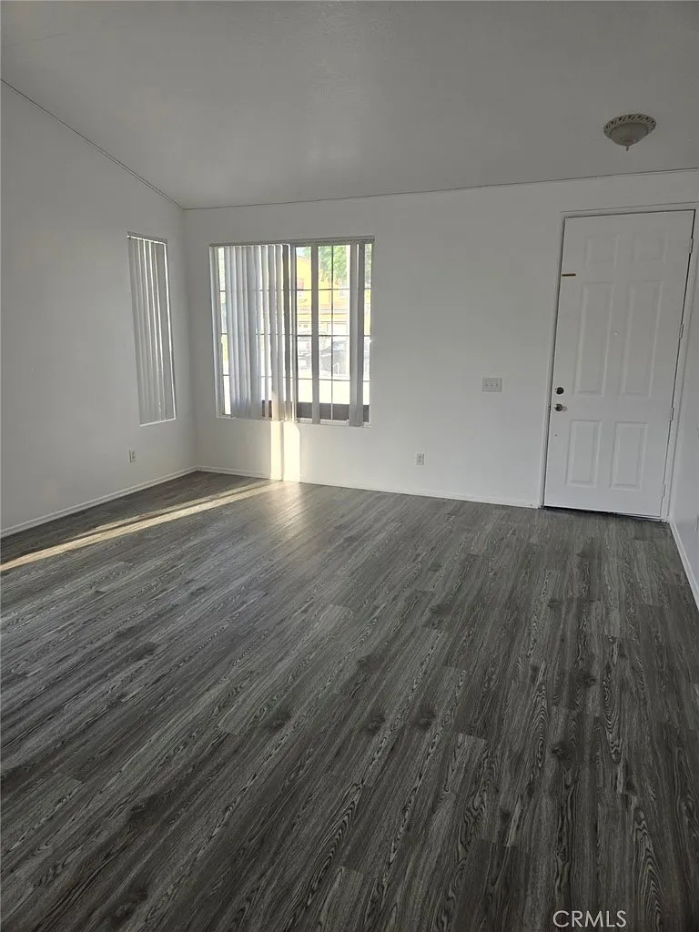 5 bed, 2122 sqft, $3,395 — Photo 4