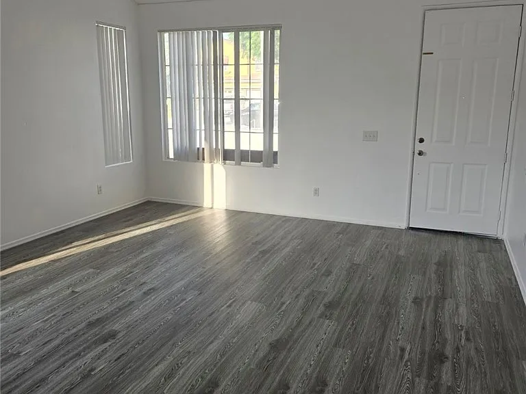 421 Steiner Dr — Photo 4