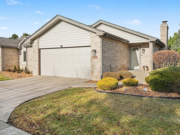 2nd image of 10942 Liz Ln
