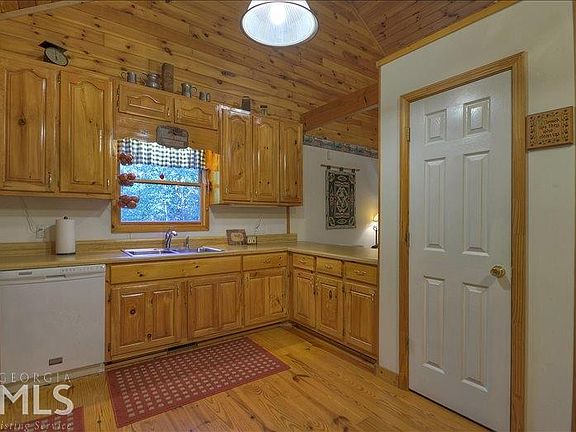 4th image of 574 Turkey Creek Dr