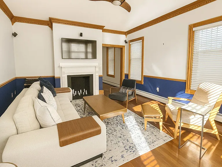 20 Berkeley Ave #4 — Photo 2