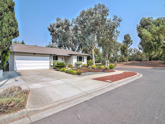 2nd image of 5001 Royal Estates Ct