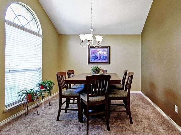 4th image of 1375 Crescent Cove Dr