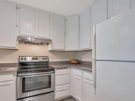 4th image of 421 Northlake Dr #C-05