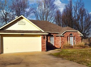 102 Elm St, Centerton, AR 72719