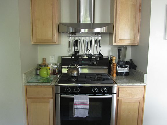 Bosch cooker with gas burners and hood