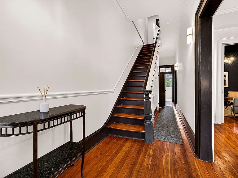 313 W Bolton St — Photo 9