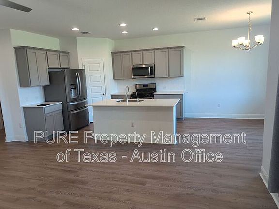 5th image of 16937 Aventura Ave