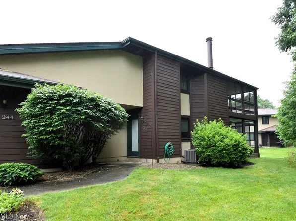 246 Heather Ct, Mayfield Heights, OH 44124