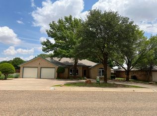 2103 Rice Dr, Levelland, TX 79336