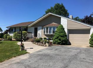 25 Edswood Ter, Easton, PA 18042