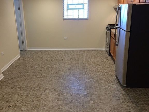 3rd image of 2534 N Kilbourn Ave