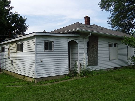 5th image of 1218 N Warman Ave