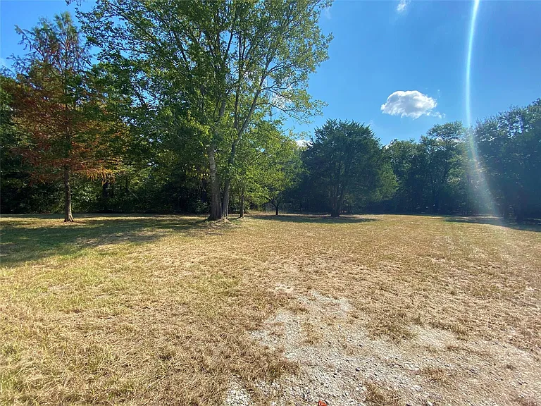 20 White Oak Dr #A — Photo 3