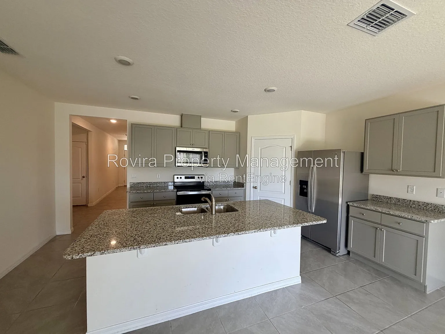 4 bed, 2.0 bath, 1846 sqft, $2,500 — Photo 3