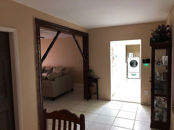 3rd image of 6000 NW 39th St