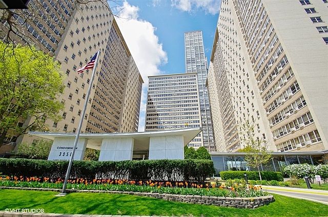 1st image of 3950 N Lake Shore Dr APT 624D