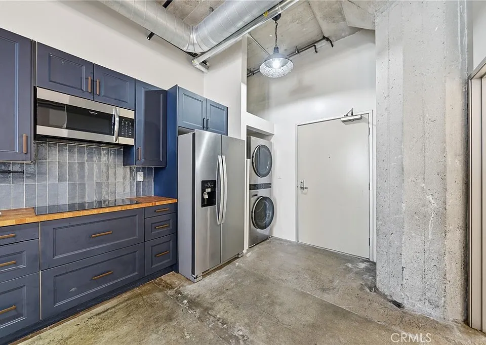 825 E 4th St #101