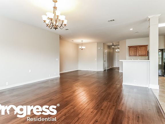 3rd image of 2553 Prospect Hill Dr
