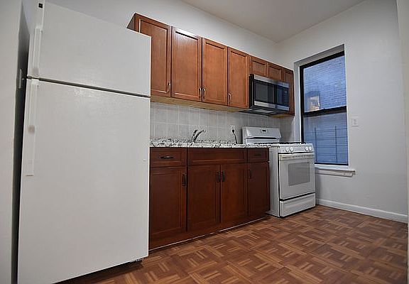 2nd image of 527 W 160th St APT 5B