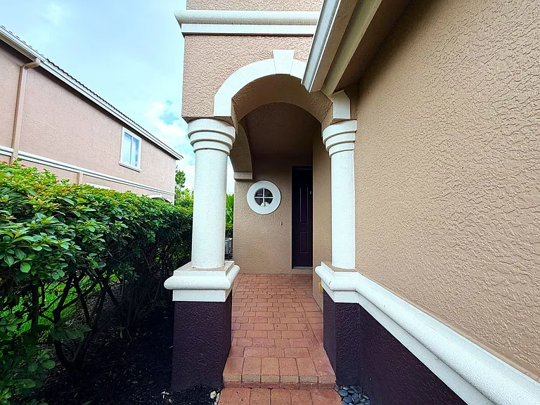 9701 Roundstone Cir — Photo 3