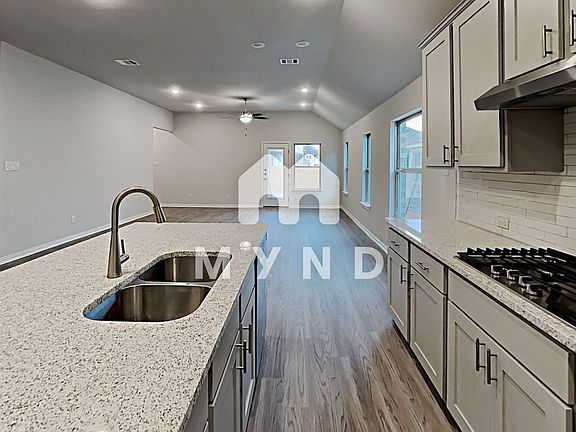 4th image of 1513 Low Branch Ln