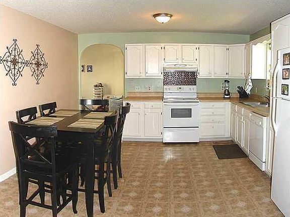 4th image of 4128 Boynton Dr