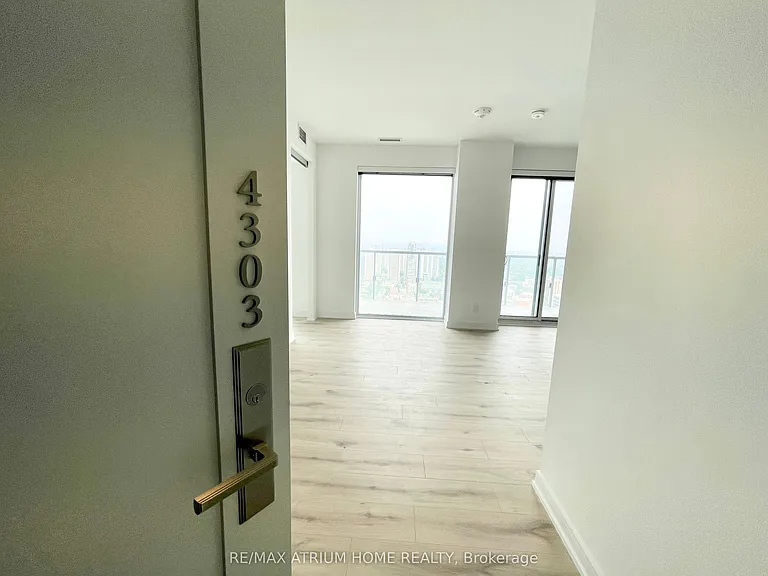 3 Gloucester St #4303 — Photo 5