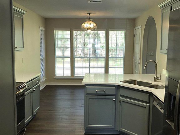 4th image of 1044 Woodlore Cir