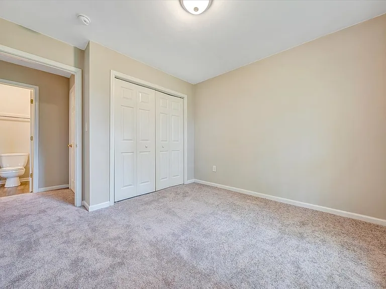 6852 Woodcreeper Dr — Photo 16